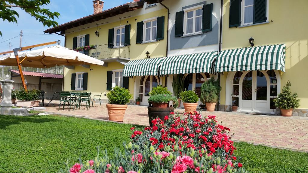 Agriturismo Cascina Rabalot Diano dʼAlba Esterno foto